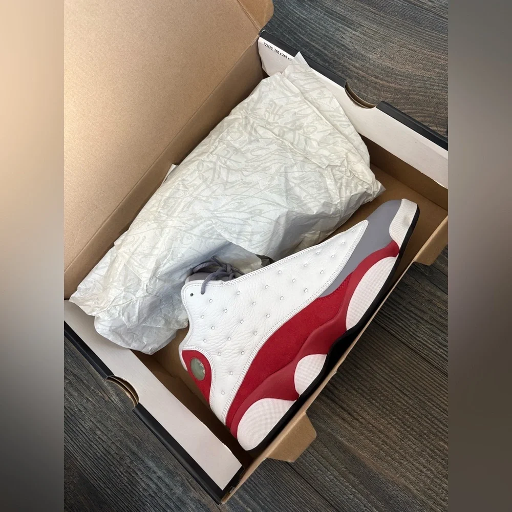NIB AIR JORDAN 13 RETRO